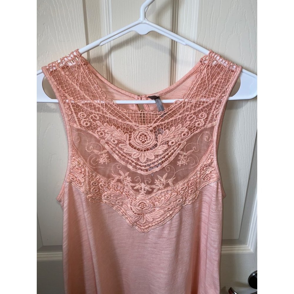 NWT Vanity Crochet Flowing Tank Top Size Small - Picture 4 of 7